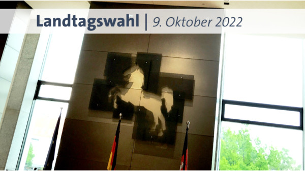 Symbolfoto aus dem Niedersächsischen Landtag mit dem Schriftzug Landtagswahl 9. Oktober 2022